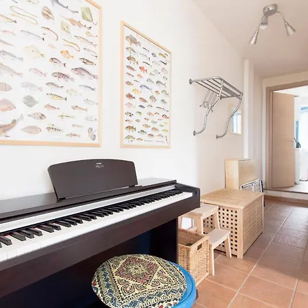 Play Piano With Seaview Apartment *